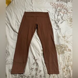 Lululemon In Movement Tight 25" *Everlux
Spanish Oak